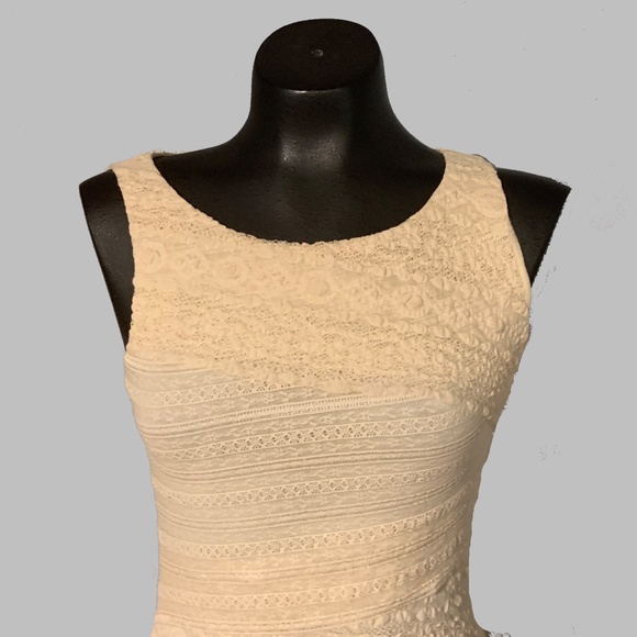 Fabulous  Tiered Lace Bailey 44  Anthropologie Dress Small - Picture 3 of 8